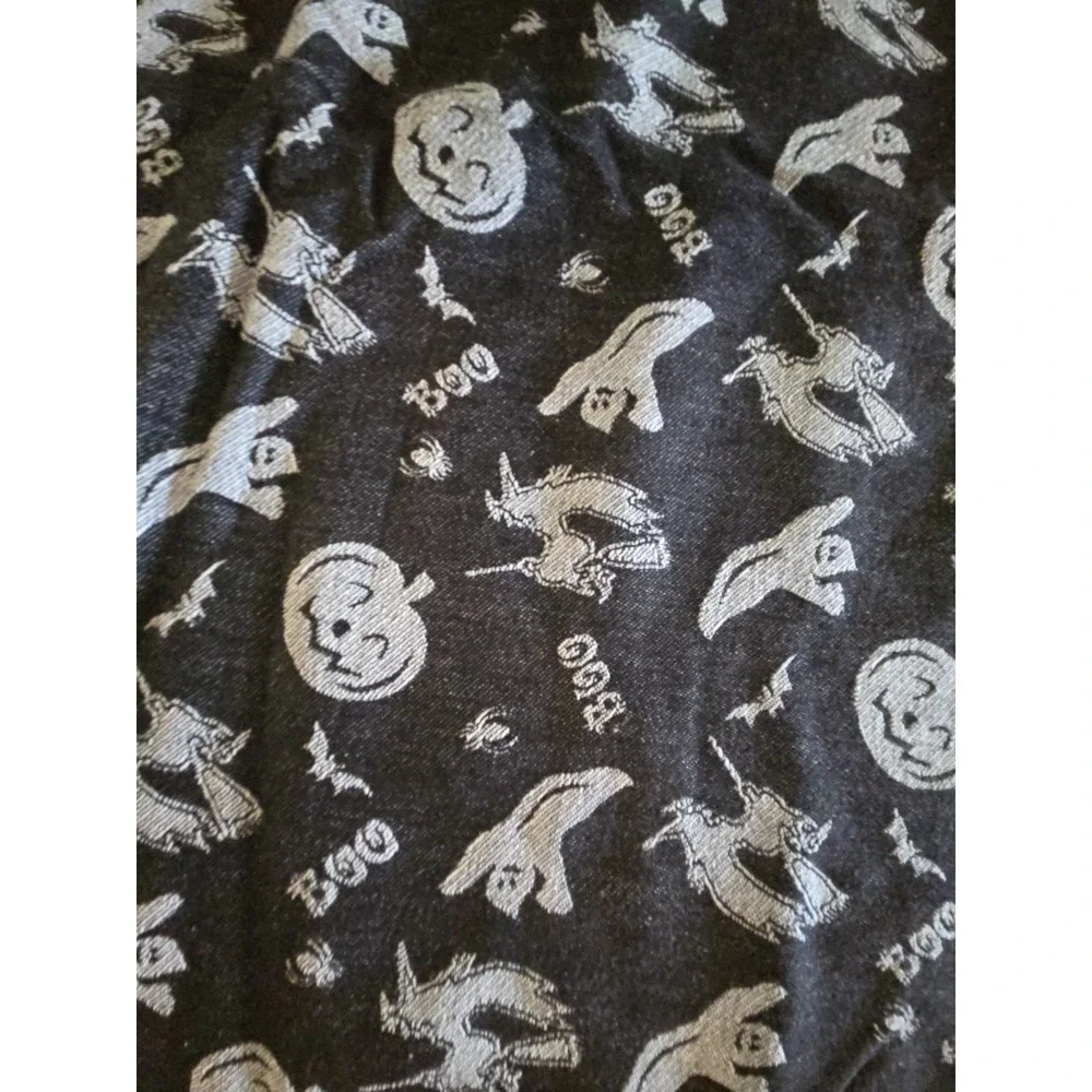 Halloween Tablecloth Black White Gray Reversible Rectanglr Pumpkin Witch Bats
